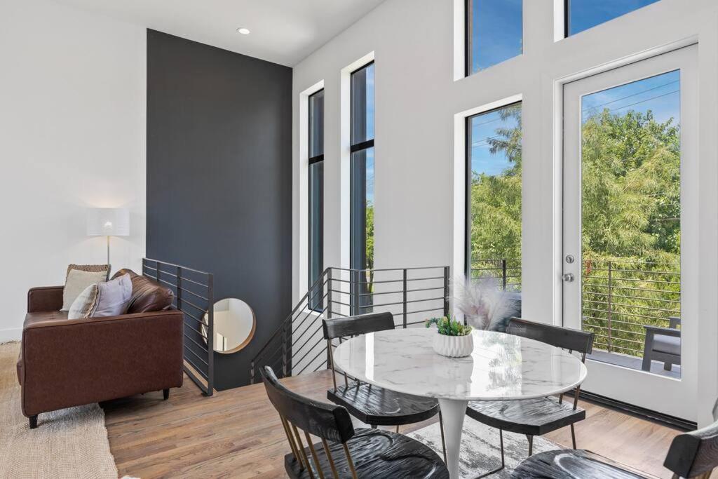 Beautiful Perfectly Located Luxury 2 Bed Townhome Dallas Ngoại thất bức ảnh