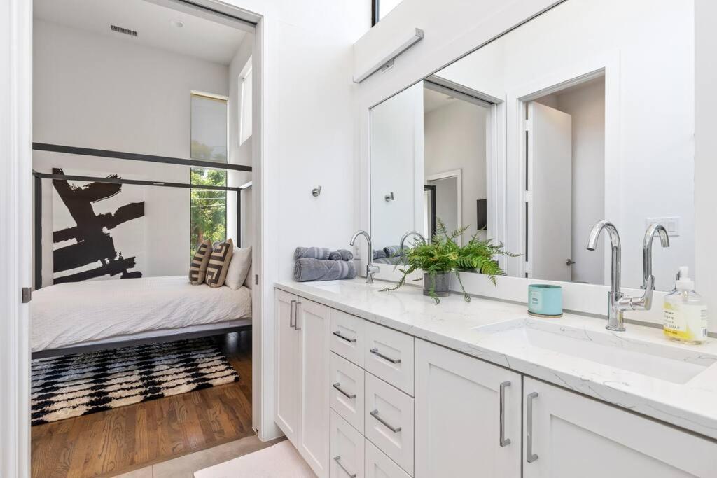 Beautiful Perfectly Located Luxury 2 Bed Townhome Dallas Ngoại thất bức ảnh